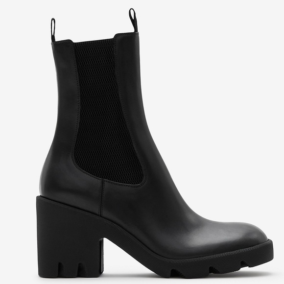 Burberry Leather Stride Chelsea Boots New - Picture 1 of 5